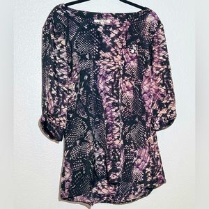 Daniel Rainn ¾ Sleeve Black/ Purple Snake Print Top in Size M